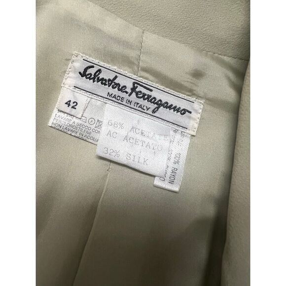 SILK SALVATORE FERRAGAMO VINTAGE DOUBLE BREASTED BLAZER WITH GOLD HEEL BUTTONS - Picture 4 of 9
